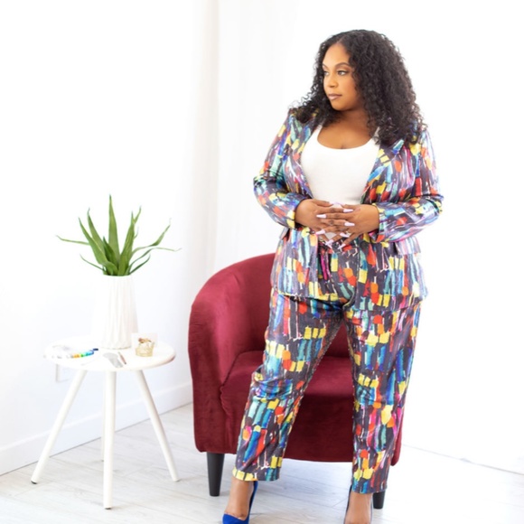 Plus Size 2-Piece Pants Suit In Multi-Color Metallic Fabric - Picture 3 of 3